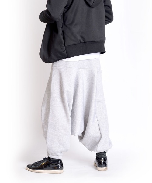 MARAI（マーライ）の「エスニック柄 裏起毛サルエルスウェットパンツ（スウェットパンツ・レディース・ネイビー/ブラック系その他/ブルー/チャコールグレー/ブラック系その他2/ブラック/ブラック×パープル/ブラック×ベージュ/ライトグレー/ブラウン/レッド/カーキ・105cm/100cm）」の16枚目の写真