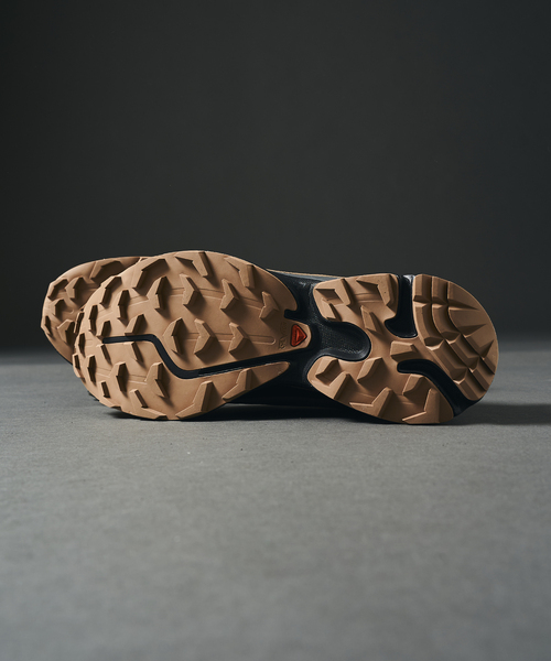 SALOMON（サロモン）の「SALOMON / サロモン XT-6（スニーカー・メンズ・チャコールグレー/ブラック/ブラック系その他・28.5cm/28cm/27.5cm/27cm/26.5cm/26cm）」の5枚目の写真