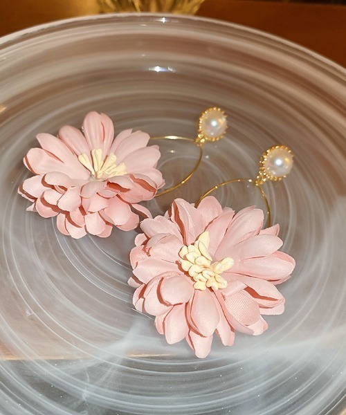 確保済!ギフトに最適♡フラワーお嬢様ピアス♡大振り セール】大ぶりアクリルフラワーピアス（ピアス（両耳用