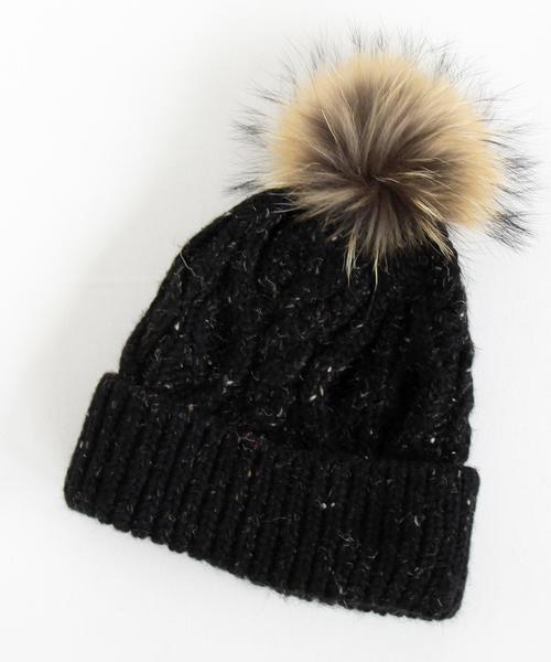 BEAUTY&YOUTH UNITED ARROWS（ビューティーアンドユースユナイテッドアローズ）の「BY∵ ファーポンポンケーブルニットキャップ（ニットキャップ/ビーニー・レディース・ブラック/グレー/ナチュラル/レッド・ﾌﾘ-）」の5枚目の写真