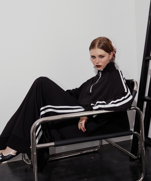 WONEM（ウォンエム）の「ハイネックトラックラインワンピース（ワンピース・レディース・ホワイト/ネイビー/ブラック・FREE）」の4枚目の写真