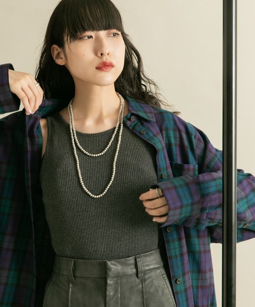 KBF(ケイビーエフ)の「RIBタンクトップ(タンクトップ・レディース・オートミール/チャコールグレー/グレー・ONE)」の12枚目の写真