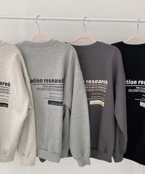 Teem Store(チームストア)の「裏起毛バックプリントオーバーサイズスウェットプルオーバー(スウェット・レディース・グレー/ブラック/アイボリー/チャコール・L/M)」の9枚目の写真