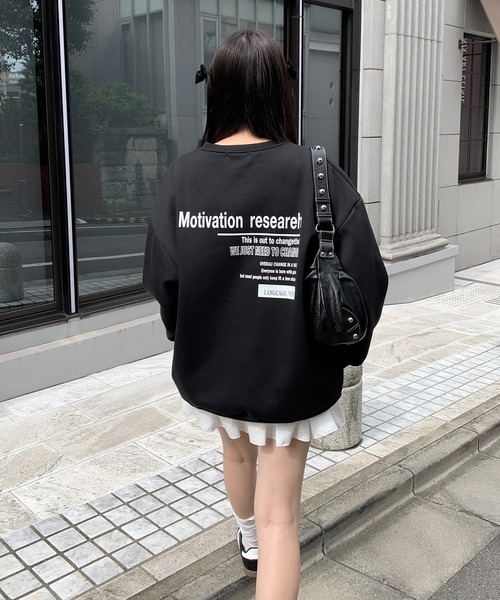 Teem Store(チームストア)の「裏起毛バックプリントオーバーサイズスウェットプルオーバー(スウェット・レディース・グレー/ブラック/アイボリー/チャコール・L/M)」の19枚目の写真