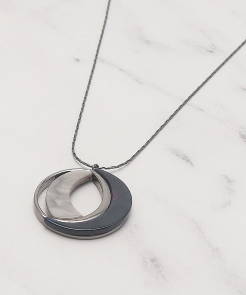 SHOO・LA・RUE（シューラルー）の「◆三日月サークルネックレス（ネックレス・レディース・ピンクゴールド/ゴールド/シルバー系その他・00）」の2枚目の写真