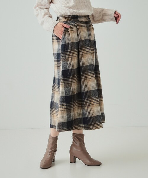 DRESKIP（ドレスキップ）の「◆【S-LL】見た目もあったか シャギー調チェックフレアスカート（スカート・レディース・ベージュ系1/ワイン系3/ブラック系1・04/03/02/01）」の8枚目の写真