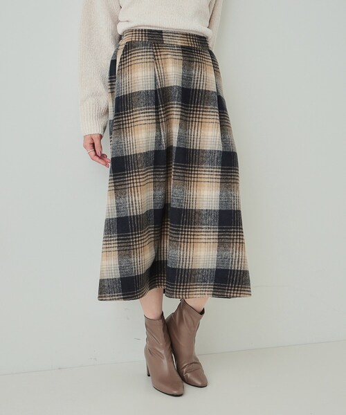 DRESKIP（ドレスキップ）の「◆【S-LL】見た目もあったか シャギー調チェックフレアスカート（スカート・レディース・ベージュ系1/ワイン系3/ブラック系1・04/03/02/01）」の9枚目の写真