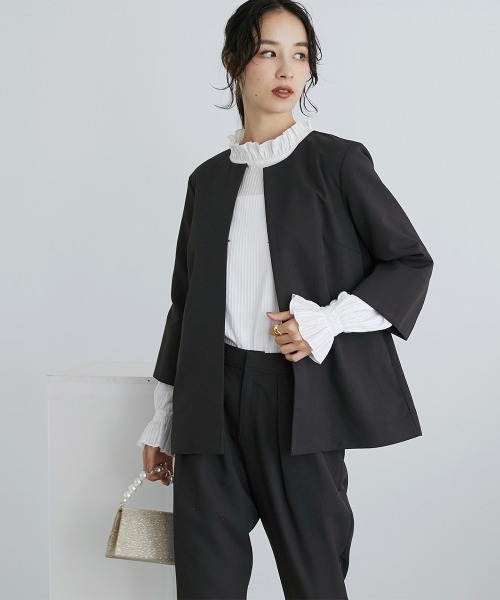 Callarus(カラルス)の「【入学式・卒業式・フォーマル】バックプリーツデザインジャケットストレッチパンツスーツ(ジャケット+パンツ)〔Callarus〕(スーツセット・レディース・ブラック/ベージュ・LL/L/M/S/3L)」の2枚目の写真