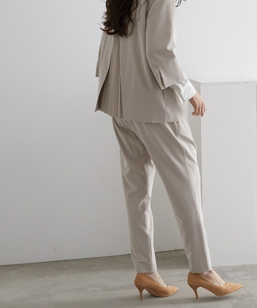 Callarus(カラルス)の「【入学式・卒業式・フォーマル】バックプリーツデザインジャケットストレッチパンツスーツ(ジャケット+パンツ)〔Callarus〕(スーツセット・レディース・ブラック/ベージュ・LL/L/M/S/3L)」の10枚目の写真