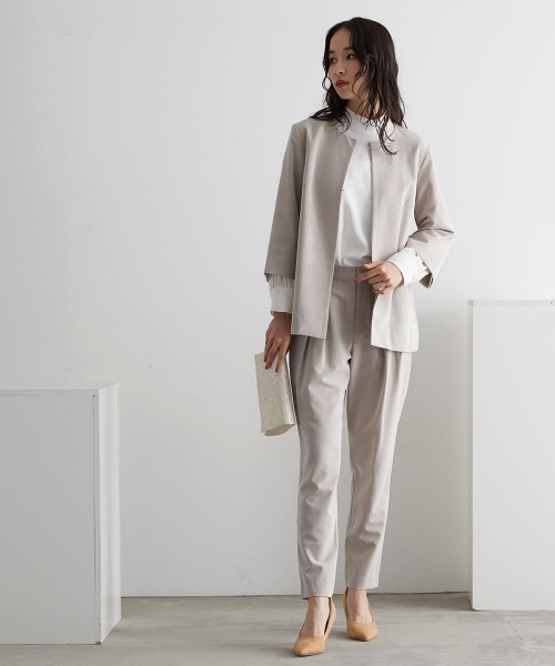 Callarus(カラルス)の「【入学式・卒業式・フォーマル】バックプリーツデザインジャケットストレッチパンツスーツ(ジャケット+パンツ)〔Callarus〕(スーツセット・レディース・ブラック/ベージュ・LL/L/M/S/3L)」の6枚目の写真