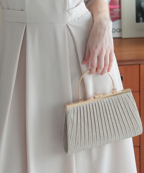 haremode（ハレモード）の「メタルハンドルラメプリーツパーティーバッグ（クラッチバッグ・レディース・ベージュ/シルバー/ブラック・FREE）」の6枚目の写真