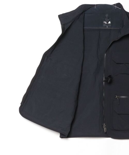 THE NORTH FACE（ザノースフェイス）の「THE NORTH FACE FIELD UTILITY VEST / ザ・ノース・フェイス フィールド ユーティリティー ベスト（ベスト・メンズ・オリーブ/ブラック・L/M/XL）」の12枚目の写真