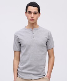 AVIREX（アヴィレックス）の「《DAILY/デイリー》RIB SHORT SLEEVE HENLEY NECK T-SHIRT / デイリーウェア リブ 半袖 へンリーネック Tシャツ / AVIREX / アヴィレックス（Tシャツ/カットソー）」