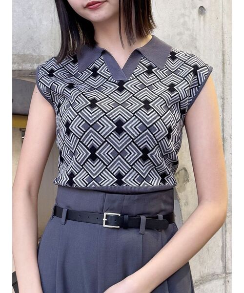 MURUA(ムルーア)の「ジオメトリックニットタンク(タンクトップ・レディース・グレー/ブラック/ベージュ・FREE)」の2枚目の写真