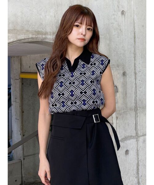 MURUA(ムルーア)の「ジオメトリックニットタンク(タンクトップ・レディース・グレー/ブラック/ベージュ・FREE)」の11枚目の写真