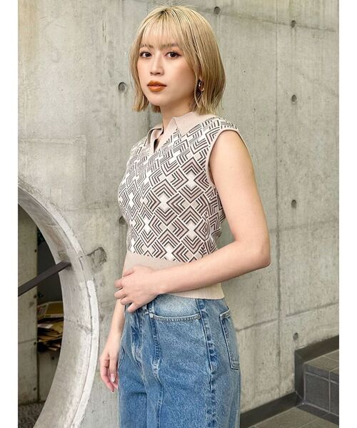 MURUA(ムルーア)の「ジオメトリックニットタンク(タンクトップ・レディース・グレー/ブラック/ベージュ・FREE)」の19枚目の写真