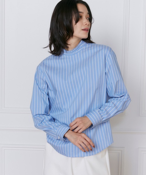 INED(イネド)の「プリーツカラーブラウス(シャツ/ブラウス・レディース・オフホワイト/ストライプ・7号/9号)」の2枚目の写真