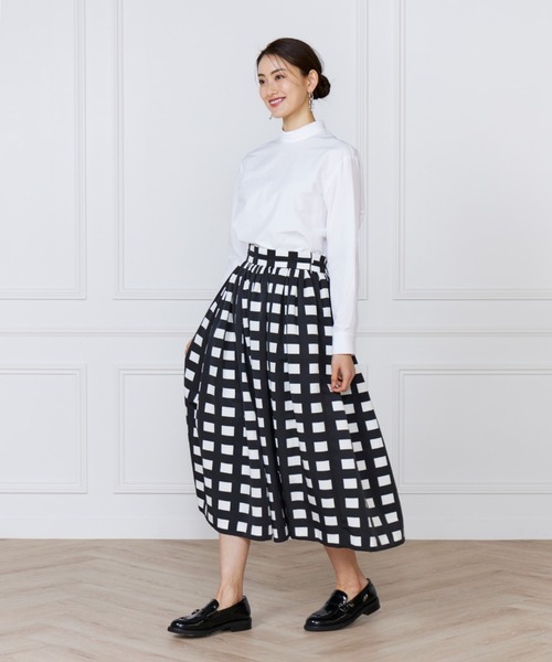 INED(イネド)の「プリーツカラーブラウス(シャツ/ブラウス・レディース・オフホワイト/ストライプ・7号/9号)」の12枚目の写真