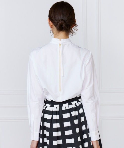 INED(イネド)の「プリーツカラーブラウス(シャツ/ブラウス・レディース・オフホワイト/ストライプ・7号/9号)」の15枚目の写真