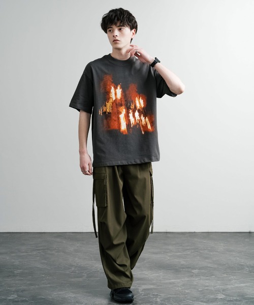 Rocky Monroe(ロッキーモンロー)の「オーバーサイズ ファイヤーフォトプリントクルーネック半袖Tシャツ(Tシャツ/カットソー・メンズ・ブラック/チャコールグレー・M/L/XXL/XL)」の14枚目の写真