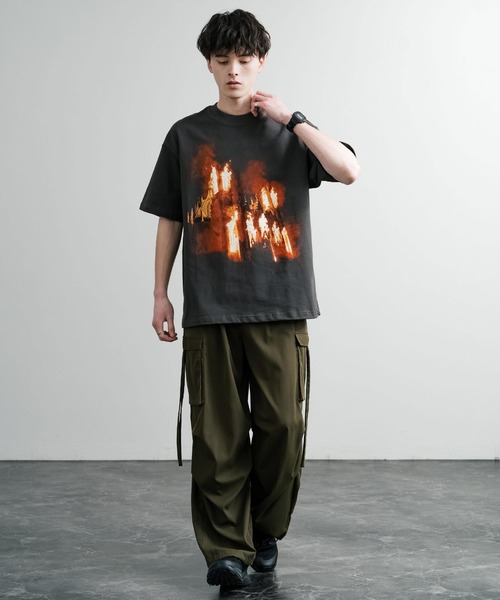 Rocky Monroe(ロッキーモンロー)の「オーバーサイズ ファイヤーフォトプリントクルーネック半袖Tシャツ(Tシャツ/カットソー・メンズ・ブラック/チャコールグレー・M/L/XXL/XL)」の15枚目の写真