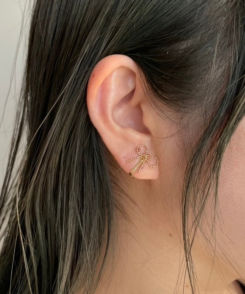 kutir（クティール）の「kutirlune／リボンモチーフイヤリング（イヤリング・レディース・ゴールド/シルバー・FREE）」の7枚目の写真