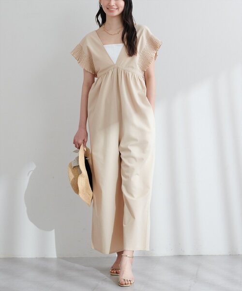 natural couture(ナチュラルクチュール)の「綿麻シャーリング袖サロペ(その他パンツ・レディース・チャコールグレー/レッド系その他/ベージュ・FREE)」の9枚目の写真