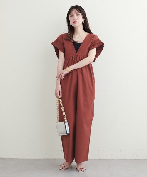 natural couture(ナチュラルクチュール)の「綿麻シャーリング袖サロペ(その他パンツ・レディース・チャコールグレー/レッド系その他/ベージュ・FREE)」の21枚目の写真