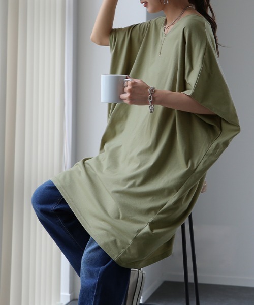HUG.U(ハグユー)の「二の腕撃退 ビッグTシャツ(Tシャツ/カットソー・レディース・モカ/ダークグレー/グリーン/オリーブ/オフホワイト/ブラック/ライトグレー/ロイヤルブルー・FREE)」の6枚目の写真