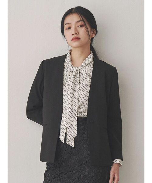 TONAL(トーナル)の「モノグラムカッセンボウタイブラウス(シャツ/ブラウス・レディース・ベージュ/オフホワイト・MEDIUM)」の7枚目の写真