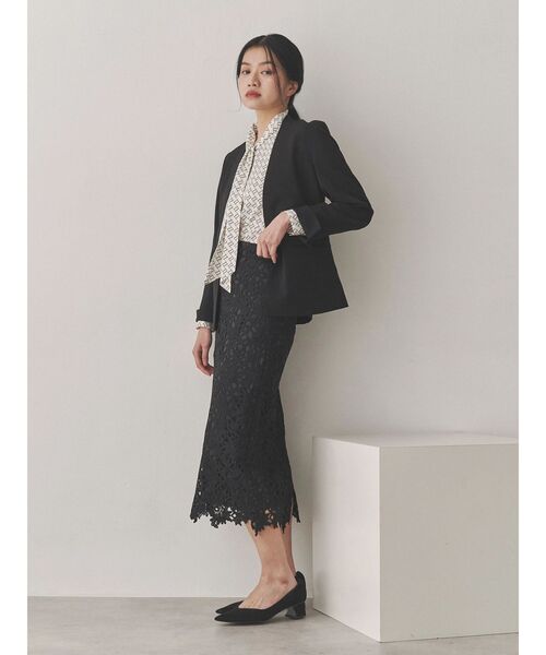 TONAL(トーナル)の「モノグラムカッセンボウタイブラウス(シャツ/ブラウス・レディース・ベージュ/オフホワイト・MEDIUM)」の8枚目の写真