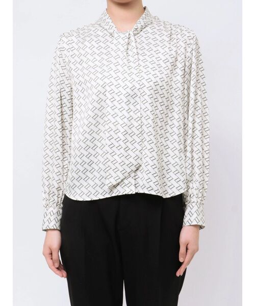 TONAL(トーナル)の「モノグラムカッセンボウタイブラウス(シャツ/ブラウス・レディース・ベージュ/オフホワイト・MEDIUM)」の11枚目の写真