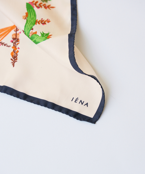 IENA（イエナ）の「SCARF IENA スカーフ（バンダナ/スカーフ・レディース・ホワイト/ネイビー・FREE）」の4枚目の写真