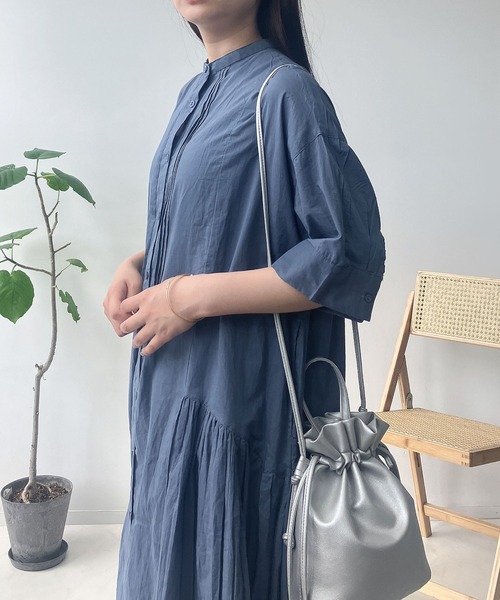 AS KNOW AS plus(アズノゥアズプラス)の「●インドコットン 切替えギャザー前開き5分袖ワンピース(ワンピース・レディース・ホワイト×ブラック/グレイッシュベージュ/ホワイト×ネイビー/ダークブルー/ブラック/ネイビー×ホワイト・FREE)」の17枚目の写真