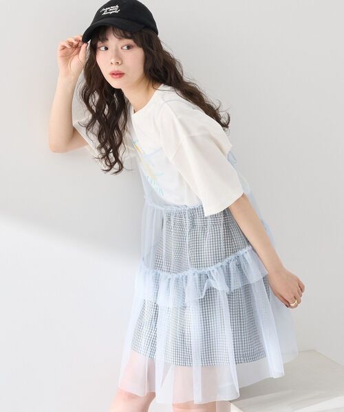 earth music&ecology（アースミュージックアンドエコロジー）の「チュールミニキャミワンピース（ワンピース・レディース・オフホワイト/ブラック/サックスブルー・FREE）」の5枚目の写真