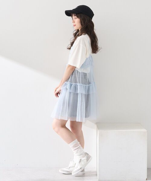 earth music&ecology（アースミュージックアンドエコロジー）の「チュールミニキャミワンピース（ワンピース・レディース・オフホワイト/ブラック/サックスブルー・FREE）」の12枚目の写真