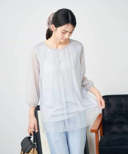 a.v.v（アーヴェヴェ）の「チュールレイヤードトップス（Tシャツ/カットソー・レディース・ブラック/ライトグレー・40/38/36）」の2枚目の写真