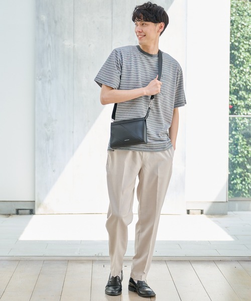 Arnold Palmer（アーノルドパーマー）の「フェイクレザー パネル ショルダーバッグ（ショルダーバッグ・メンズ・グレー/ネイビー/ブラック・F）」の4枚目の写真