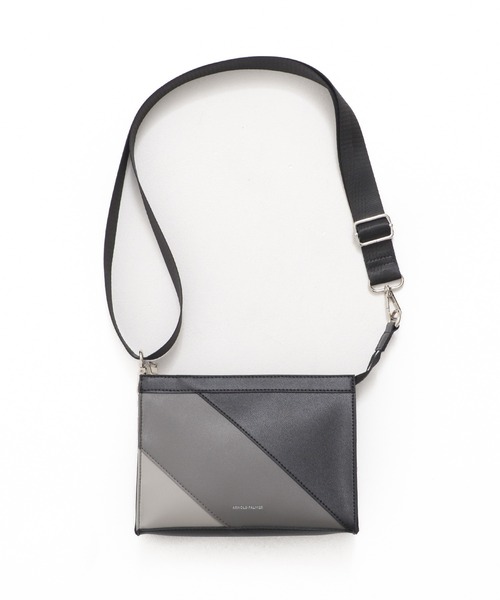 Arnold Palmer（アーノルドパーマー）の「フェイクレザー パネル ショルダーバッグ（ショルダーバッグ・メンズ・グレー/ネイビー/ブラック・F）」の7枚目の写真