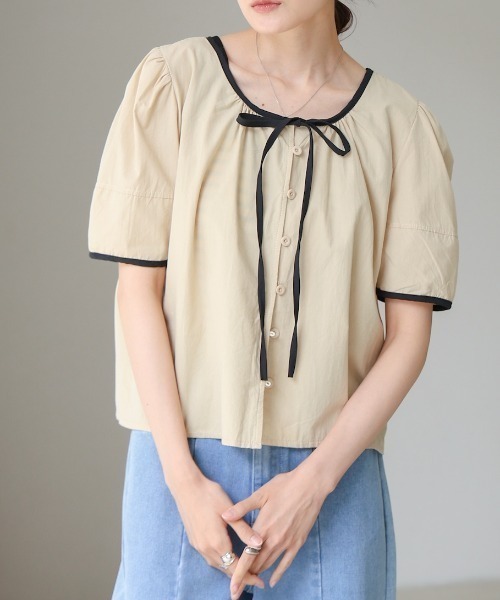 Bab(バブ)の「パイピングリボンブラウス(シャツ/ブラウス・レディース・オフホワイト/ベージュ/ピンク・M)」の2枚目の写真