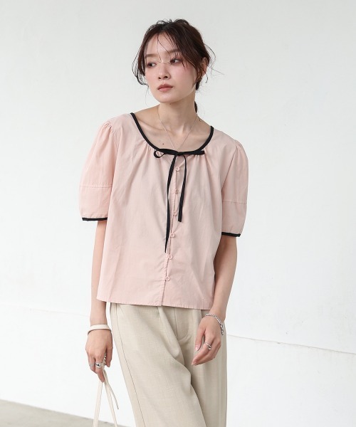 Bab(バブ)の「パイピングリボンブラウス(シャツ/ブラウス・レディース・オフホワイト/ベージュ/ピンク・M)」の3枚目の写真