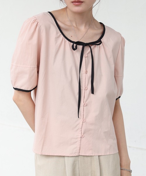 Bab(バブ)の「パイピングリボンブラウス(シャツ/ブラウス・レディース・オフホワイト/ベージュ/ピンク・M)」の19枚目の写真