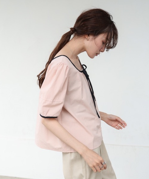 Bab(バブ)の「パイピングリボンブラウス(シャツ/ブラウス・レディース・オフホワイト/ベージュ/ピンク・M)」の12枚目の写真
