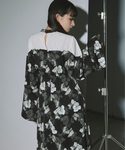 Ezick（エジック）の「Assorted sheer docking フラワーワンピース