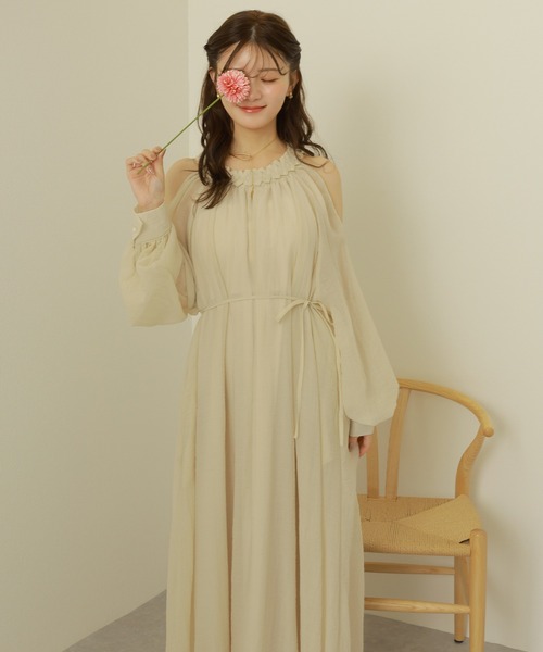 LAULEN（ローレン）の「open shoulder gather long dress /オープンショルダーギャザー ロングワンピース（ワンピース・レディース・イエロー/グリーン/ブラック/アイボリー/グレー・FREE）」の9枚目の写真