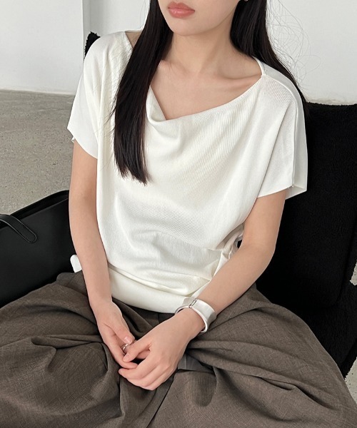 semplice（センプリチェ）の「ワイドネック ランジャリー たれ感 レラックス ショートスリーブ T シャツ【韓国ファッション】（ニット/セーター・レディース・ホワイト/ブラック/グレー/グリーン・F）」の18枚目の写真