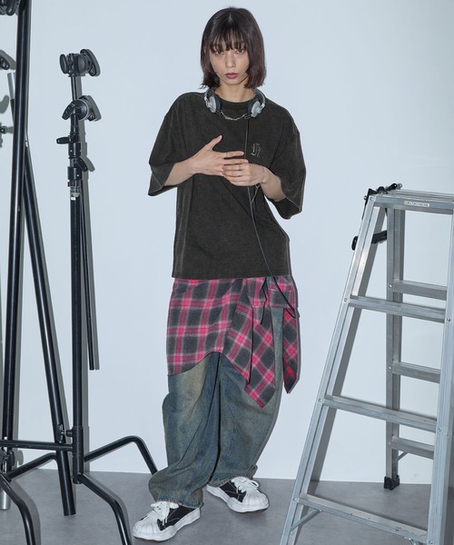 Anchor Smith(アンカー スミス)の「ヴィンテージ加工 オーバーサイズ アソートデザイン 半袖Tシャツ(Tシャツ/カットソー・レディース・ブラック/オフホワイト/ブラック系・M/L)」の9枚目の写真
