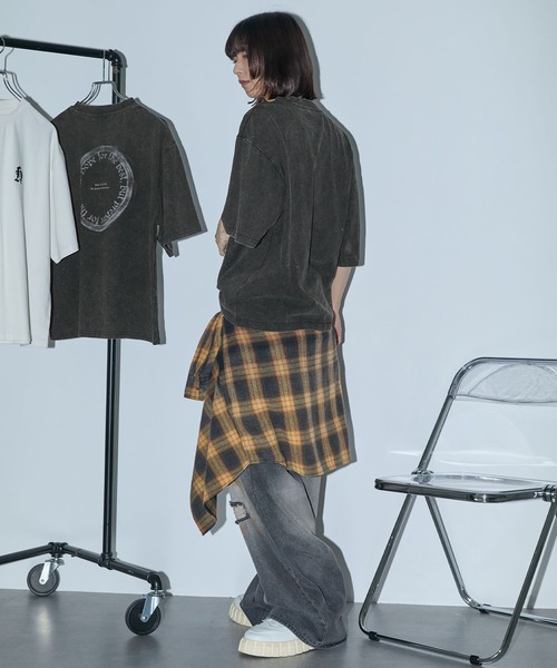 Anchor Smith(アンカー スミス)の「ヴィンテージ加工 オーバーサイズ アソートデザイン 半袖Tシャツ(Tシャツ/カットソー・レディース・ブラック/オフホワイト/ブラック系・M/L)」の19枚目の写真