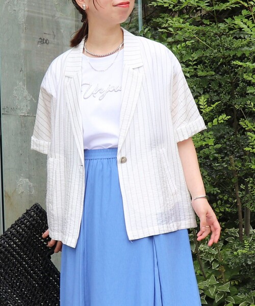 MICO COULIER（ミコクリエ）の「シルク調テーラーハーフスリーブジャケット（テーラードジャケット・レディース・ベージュ系その他/グレー系その他・38）」の2枚目の写真