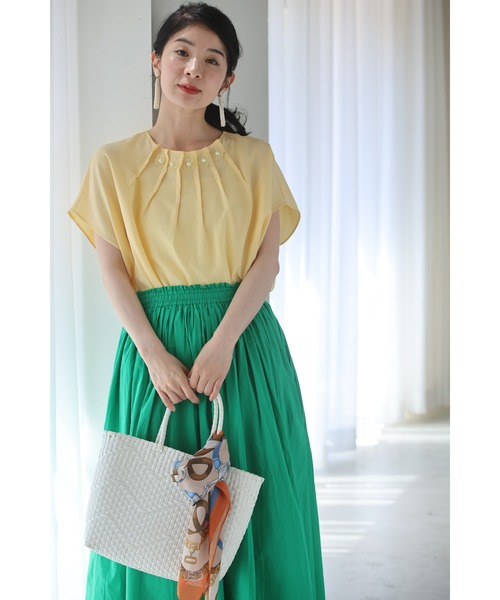 新作6月4日 パールの花咲くタックネックブラウストップス cawaii w61362ps S~L対応 半袖 モチーフ 装飾 華やか イエロー オシャレ 個性的 大人可愛い エレガント 上品 春服 春物 夏服 夏物 薄手 レディース ファッション ミセス 30代 40代 50代 パールの花咲くタックネックブラウストップス（シャツ/ブラウス